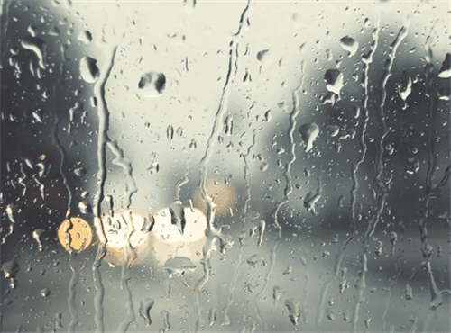 下雨了想发个朋友圈