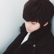 男生头像颓废一个人 在时光喧嚣的漩涡里埋藏