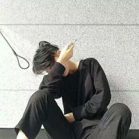 黑白颓废男生头像 卑微似一粒尘埃