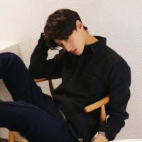 黑白颓废男生头像 卑微似一粒尘埃