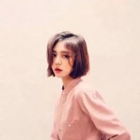 情侣头像一男一女一左一右两张
