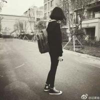 情侣头像一男一女一左一右两张