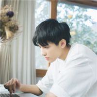 自拍小清新男生头像侧脸