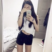 站着的女生头像酷酷的 一身牛仔也淑女