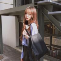 站着的女生头像酷酷的 一身牛仔也淑女