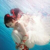 水中意境qq头像女生