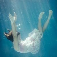 水中意境qq头像女生