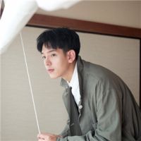 qq男生颓废伤感头像 在孤独的怀抱里颓废消沉