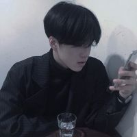 qq男生颓废伤感头像 在孤独的怀抱里颓废消沉