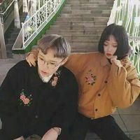可爱情侣头像一左一右两张 淡淡回眸缓缓而行