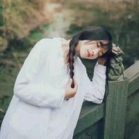 侧身女生头像酷酷的