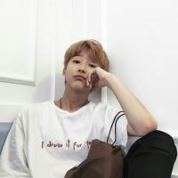 qq男生头像清纯韩版 遥遥相对不可触及