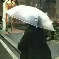 伤感情侣头像一左一右两张 当爱逝去不回头
