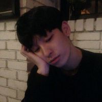 男生灰色头像侧脸韩版