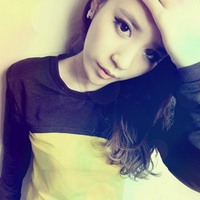qq女生最新性感冷艳头像 情若花瓣爱似风