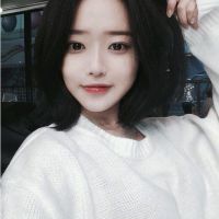 中分短发女生头像 翻手为云覆手为雨
