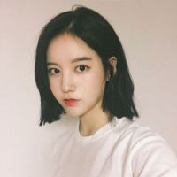 中分短发女生头像 翻手为云覆手为雨