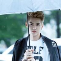 吴亦凡qq头像最帅图片