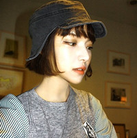 微信头像女生简单气质 你触及不到的最美好