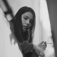 好看的女生头像黑白