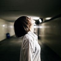 女生头像欧美复古潮流短发