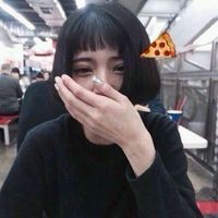 女生头像欧美复古潮流短发