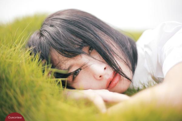 女生伤感唯美图片 有的人是拿来一辈子怀念的!