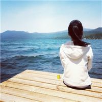 女生扣扣头像背影