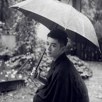 有意境的黑白男生头像