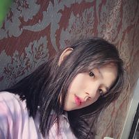 半张脸唯美女生头像