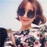 特别霸气的短发女生头像