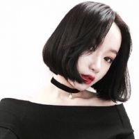 特别霸气的短发女生头像
