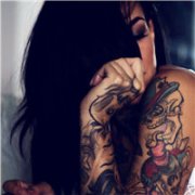 欧美女生霸气纹身头像