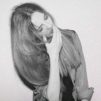 唯美的欧美长发女生头像
