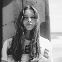 唯美的欧美长发女生头像
