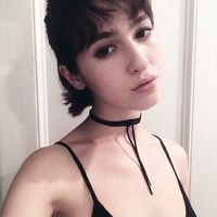 野性十足的欧美妖艳女生头像