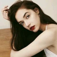 野性十足的欧美妖艳女生头像