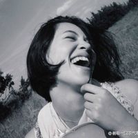 有气质的欧美短发女生头像_漂亮的欧美女生