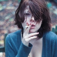 有气质的欧美短发女生头像_漂亮的欧美女生