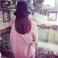 戴帽子的女生头像背影