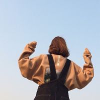 女生短发背影头像   qq短发女生头像背影