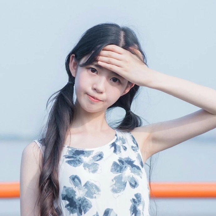 好看的发型图片女生_美美的做自己