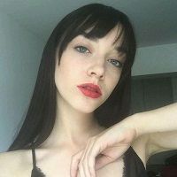 性感红唇欧美女生头像 醉意里的迷茫