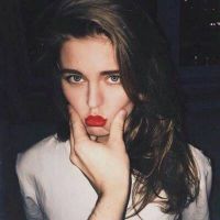 性感红唇欧美女生头像 醉意里的迷茫