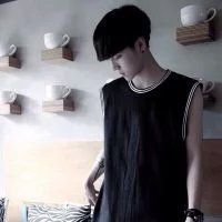超酷男生头像站着霸气_心若向阳无畏悲伤