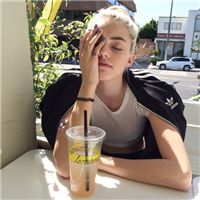 qq头像女生欧美范街头_人生不能总是童话