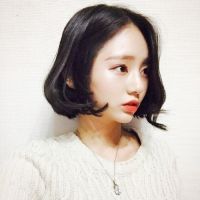 小清新的女生微信头像_我们亦不能辜负岁月