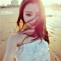 小清新的女生微信头像_我们亦不能辜负岁月