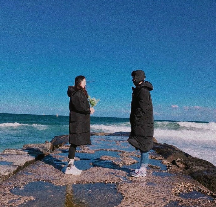 大海边的情侣图片_海边情侣图片大全