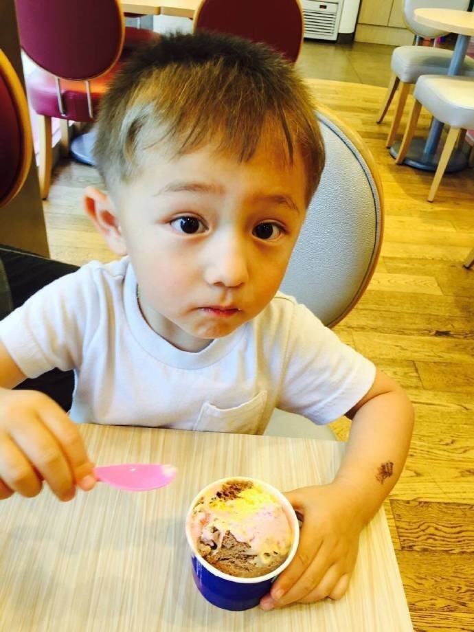 萌版小朴灿烈混血Baby Jackson可爱图片
